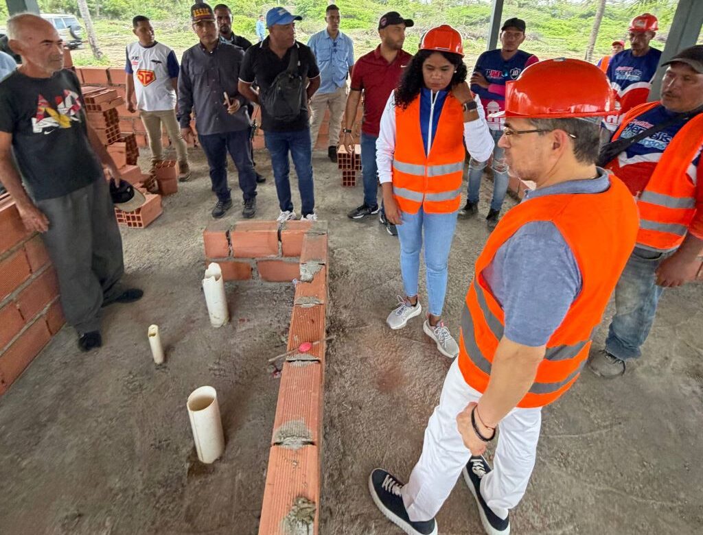 Supervisaron reconstrucción de viviendas en Juan José Mora - Agencia Carabobeña de Noticias
