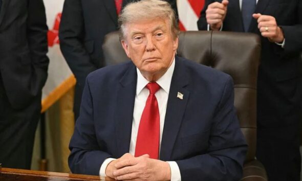 Trump amenaza a Irán con destruir puente y centrales