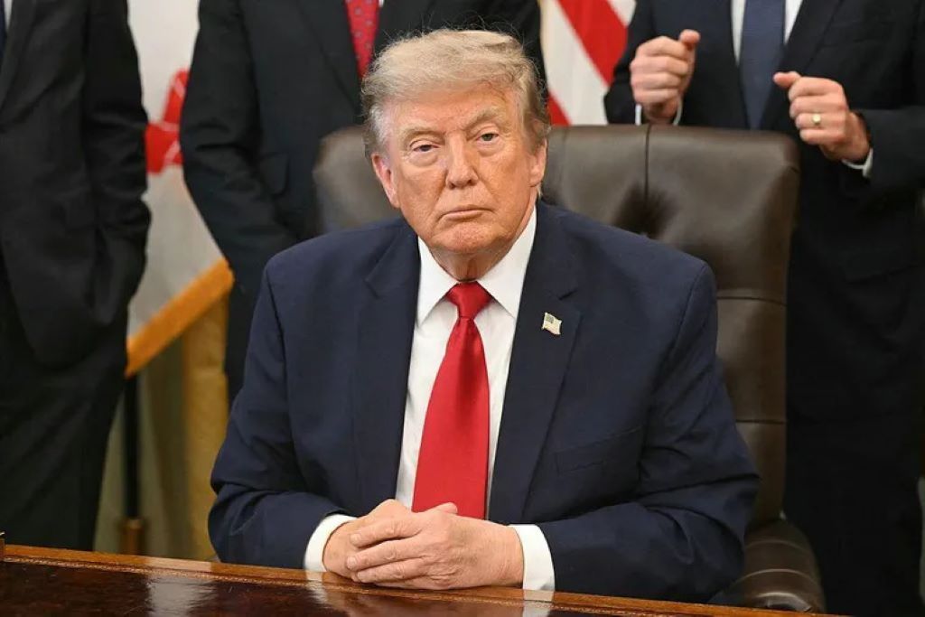 Trump amenaza a Irán con destruir puente y centrales