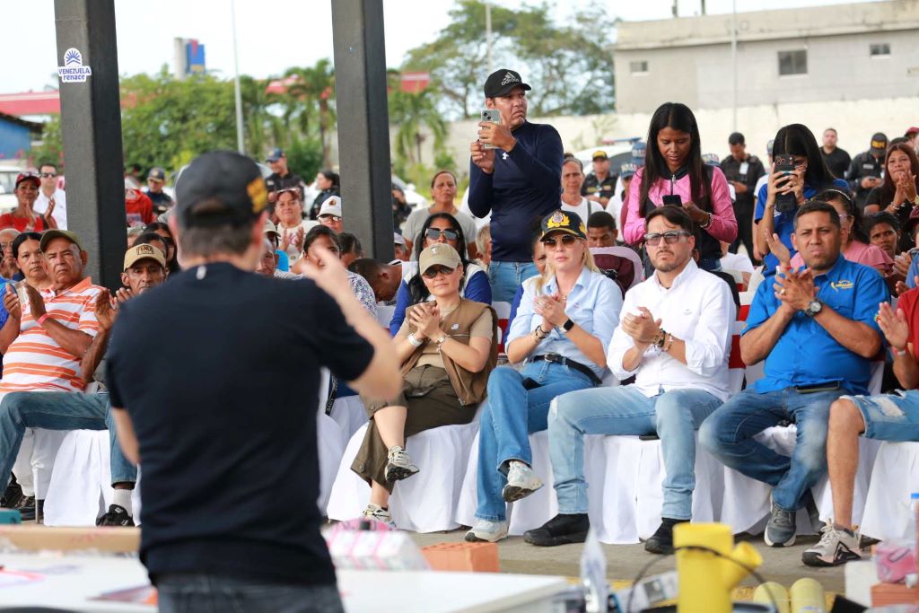 “Venezuela Renace” entregó materiales para la construcción - Agencia Carabobeña de Noticias