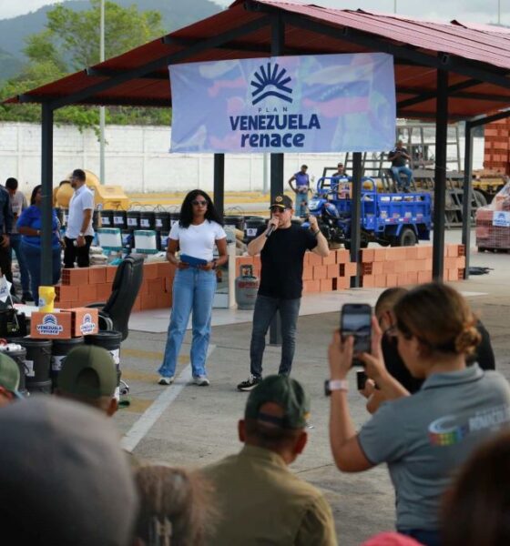 “Venezuela Renace” entregó materiales para la construcción - Agencia Carabobeña de Noticias
