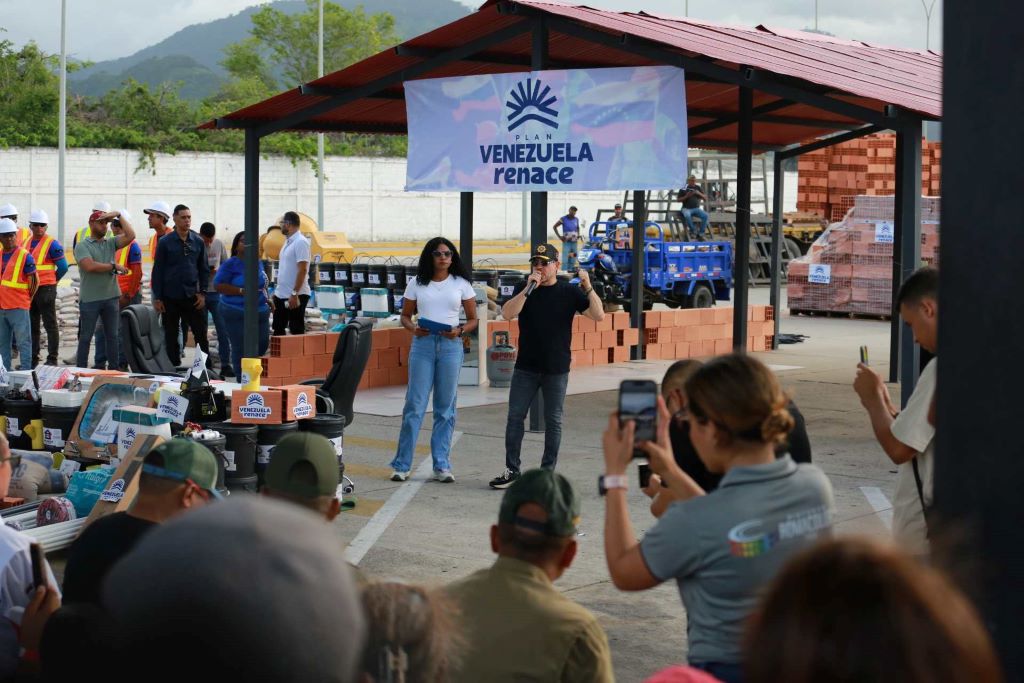 “Venezuela Renace” entregó materiales para la construcción - Agencia Carabobeña de Noticias