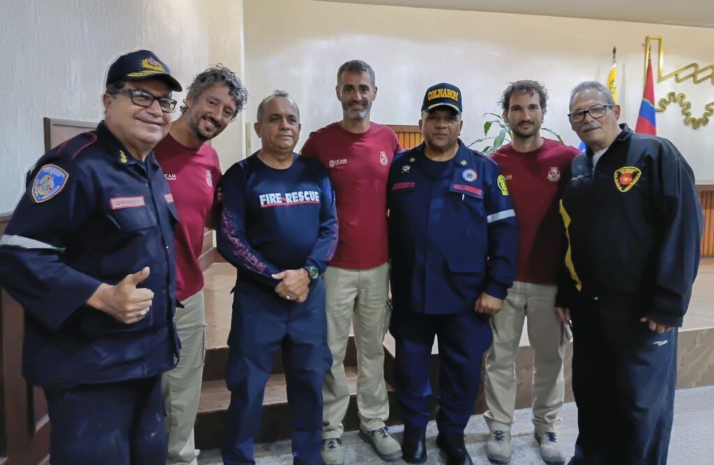 Bomberos españoles reconocidos por sus colegas de Venezuela - Agencia Carabobeña de Noticias