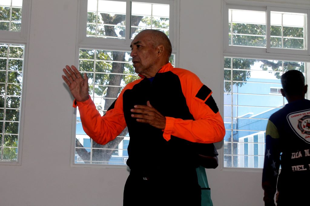 Charla sobre sismos a personal la CHET - Agencia Carabobeña de Noticias