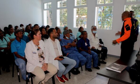 Charla sobre sismos a personal la CHET - Agencia Carabobeña de Noticias