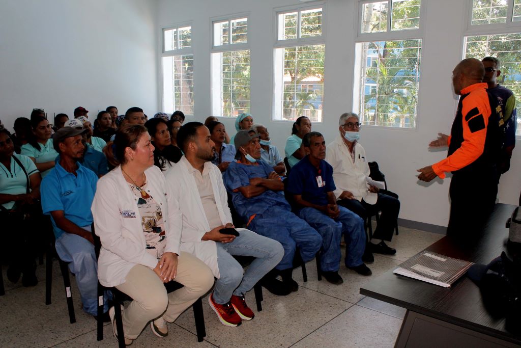Charla sobre sismos a personal la CHET - Agencia Carabobeña de Noticias