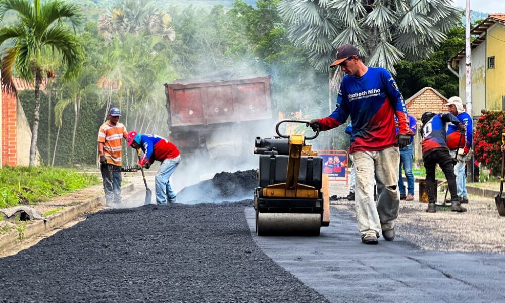 Despliegue intensivo del bacheo y asfaltado en Naguanagua - Agencia Carabobeña de Noticias