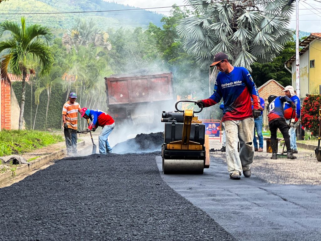 Despliegue intensivo del bacheo y asfaltado en Naguanagua - Agencia Carabobeña de Noticias