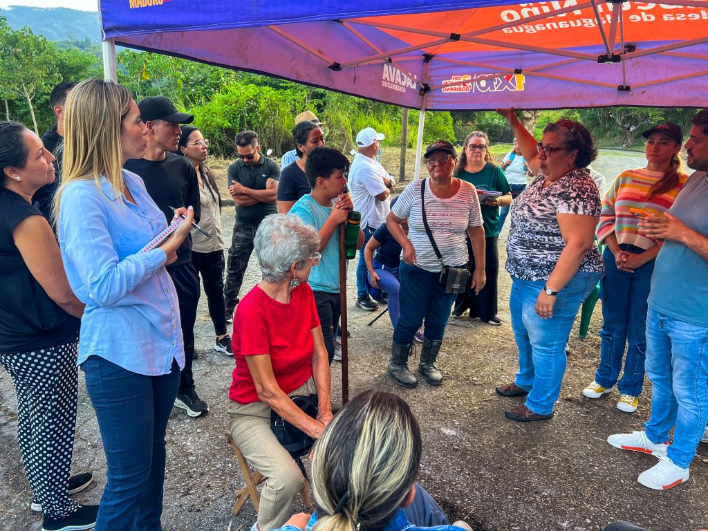 Elizabeth Niño sostuvo encuentro con vecinos de Carialinda - Agencia Carabobeña de Noticias