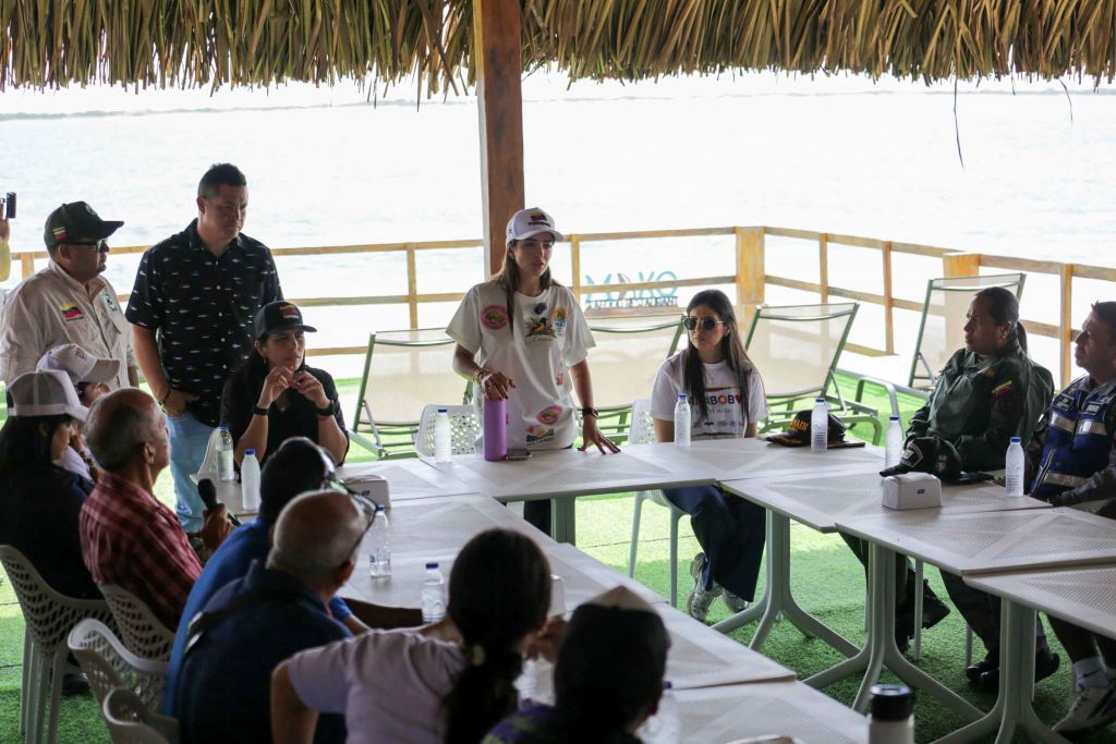 Encuentro con prestadores de servicio del eje costero carabobeño - Agencia Carabobeña de Noticias