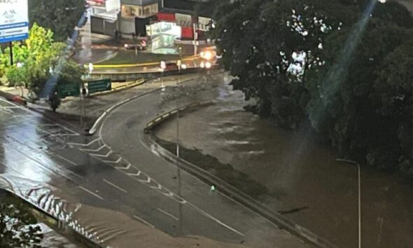 Fuertes lluvias en Caracas - Agencia Carabobeña de Noticias
