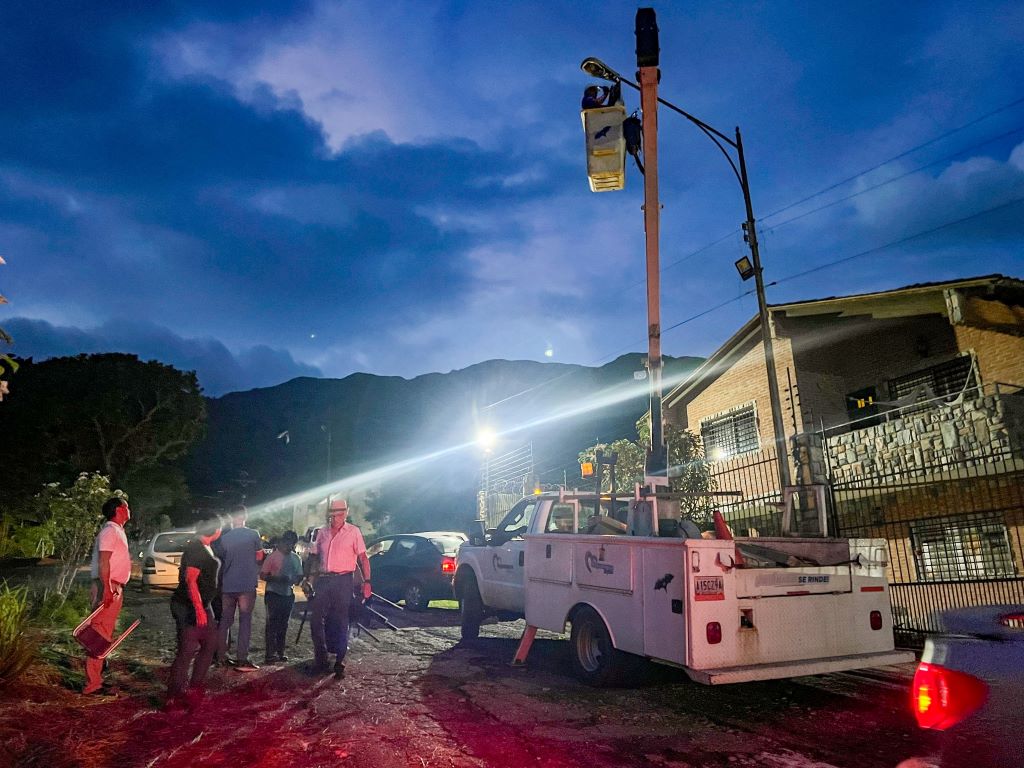 Inicia plan de poda preventiva y fitosanitaria en Carialinda - Agencia Carabobeña de Noticias