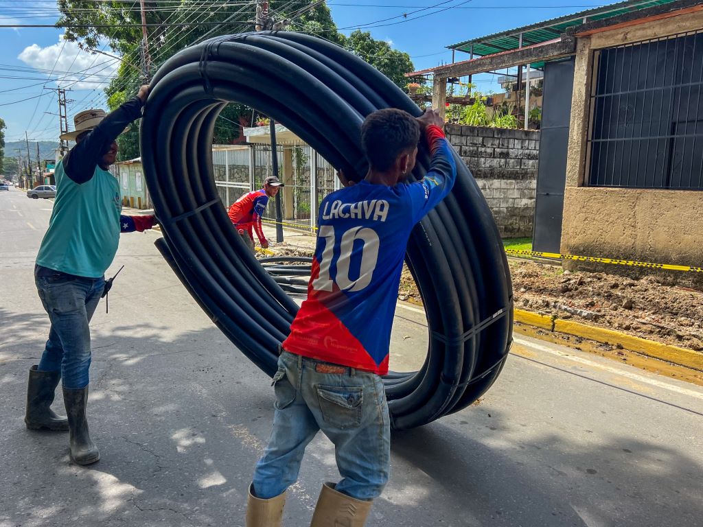 Instalación de 2.800 metros de tubería de agua en Tarapío III - Agencia Carabobeña de Noticias
