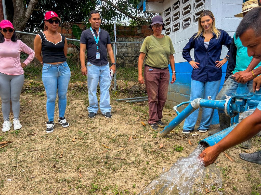 Instalación de 2.800 metros de tubería de agua en Tarapío III - Agencia Carabobeña de Noticias