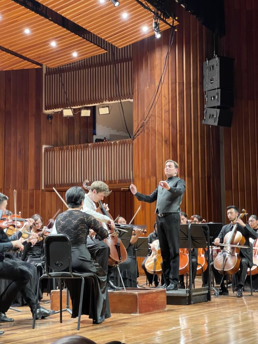 José Carmelo Calabrese dirigió clausura de Festivando en Bogotá - Agencia Carabobeña de Noticias