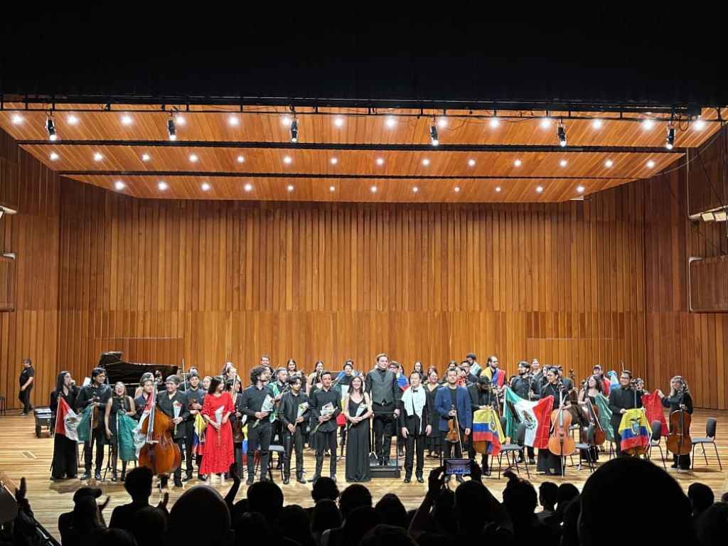 José Carmelo Calabrese dirigió clausura de Festivando en Bogotá - Agencia Carabobeña de Noticias