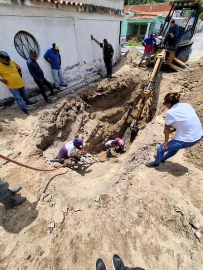 Limpieza de colector obstruido en San Joaquín - Agencia Carabobeña de Noticias