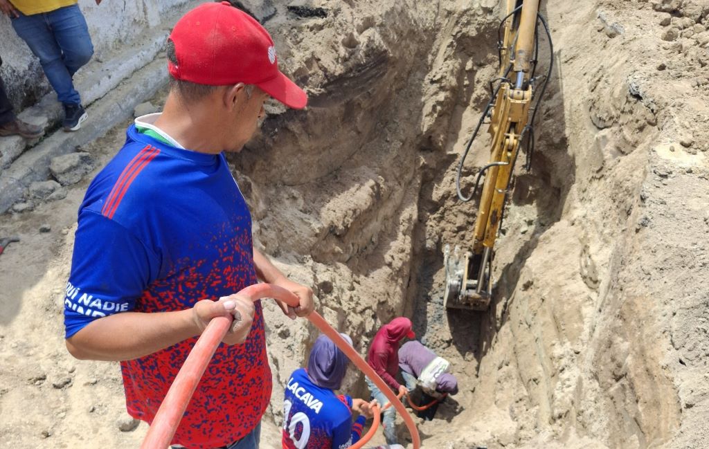 Limpieza de colector obstruido en San Joaquín - Agencia Carabobeña de Noticias