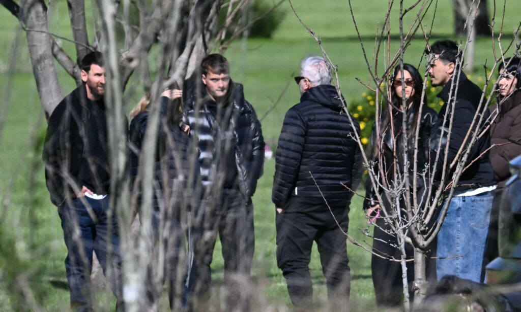 Messi se despide de su padre - Agencia Carabobeña de Noticias