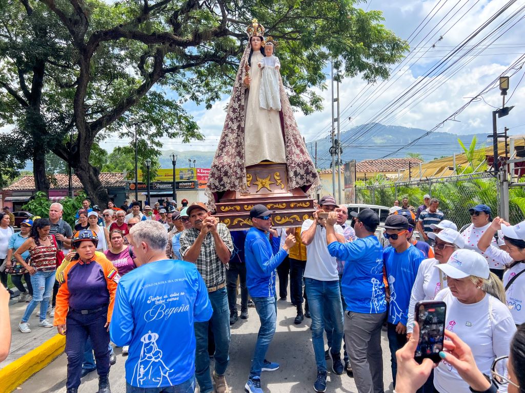 Naguanagua caminó junto a su Santa Patrona - Agencia Carabobeña de Noticias