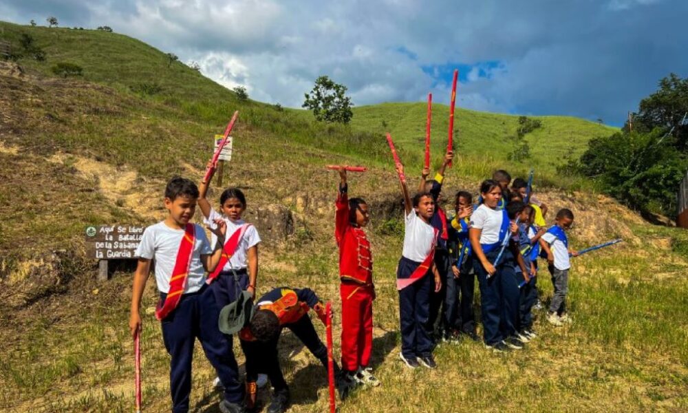Niños de Los Mangos II escenificaron la Batalla de Naguanagua - Agencia Carabobeña de Noticias