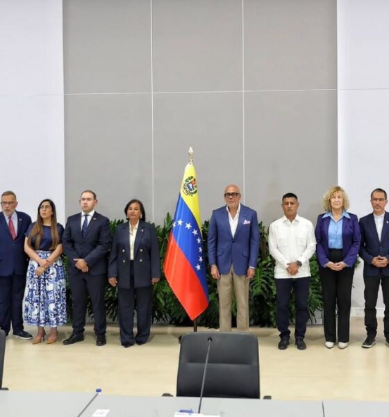 Primeras imágenes de la mesa de diálogo - Agencia Carabobeña de Noticias