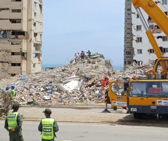 Remoción de escombros en La Guaira - Agencia Carabobeña de Noticias
