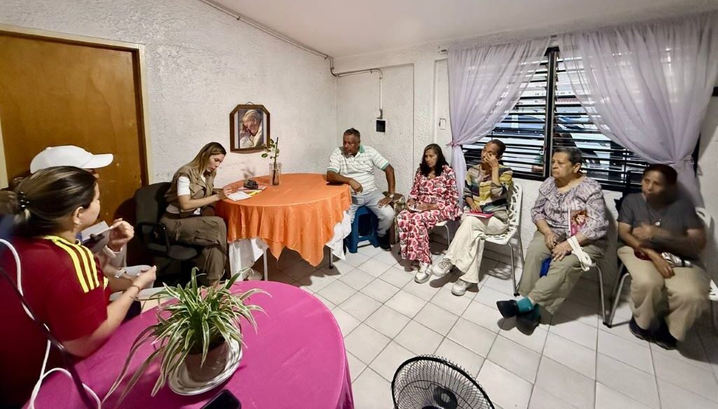 Alcaldesa Elizabeth Niño refuerza atención a condominios - Agencia Carabobeña de Noticias
