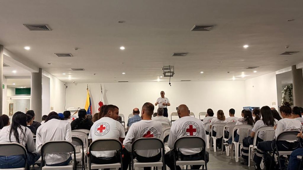 CRV homenajeó a doctores María Alvarado e Igor Pretrola - Agencia Carabobeña de Noticias