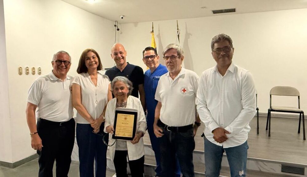 CRV homenajeó a doctores María Alvarado e Igor Pretrola - Agencia Carabobeña de Noticias