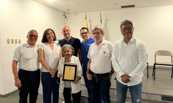 CRV homenajeó a doctores María Alvarado e Igor Pretrola - Agencia Carabobeña de Noticias