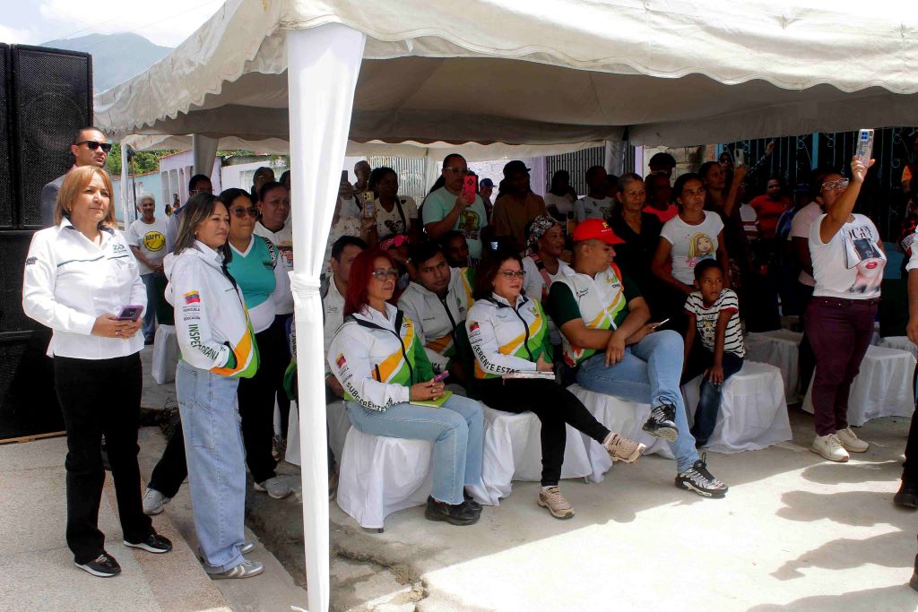Gobernador Lacava lideró inicio de clases - Agencia Carabobeña de Noticias