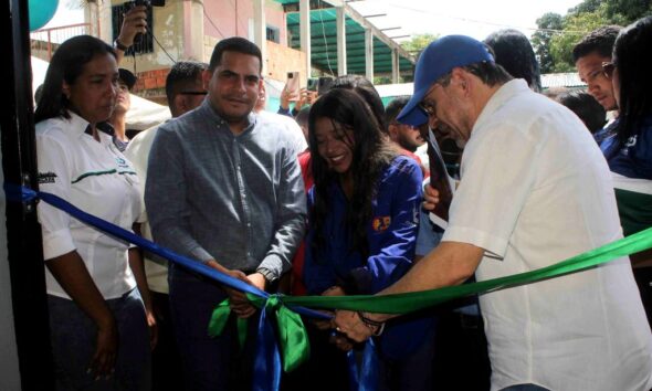 Gobernador Lacava lideró inicio de clases - Agencia Carabobeña de Noticias