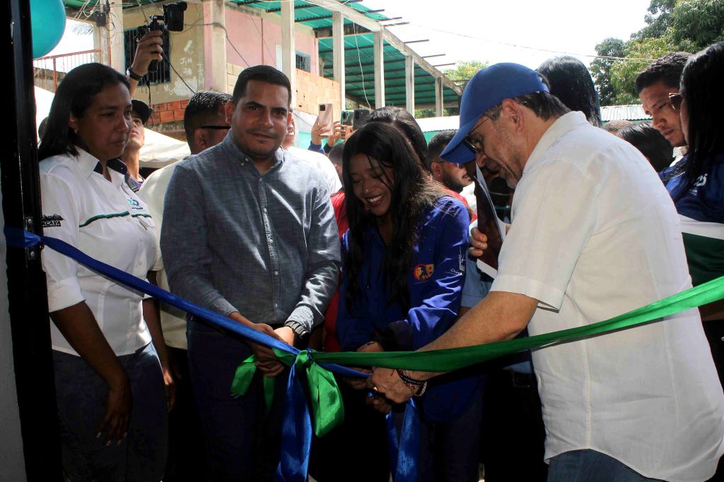 Gobernador Lacava lideró inicio de clases - Agencia Carabobeña de Noticias