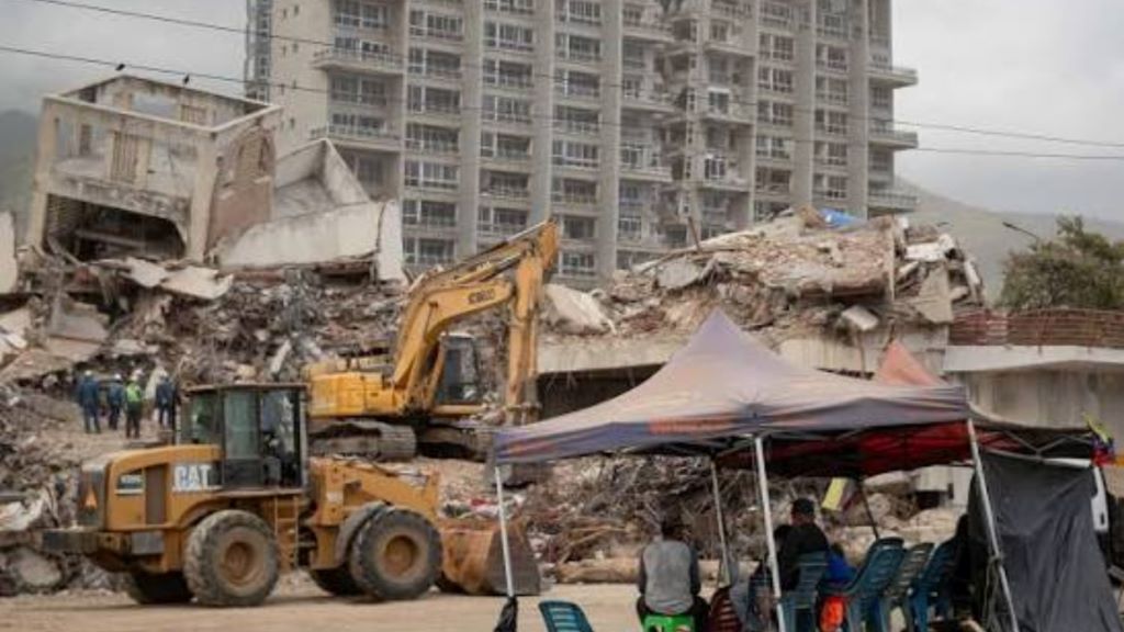 Gobierno demolió 39 edificios en La Guaira - Agencia Carabobeña de Noticias
