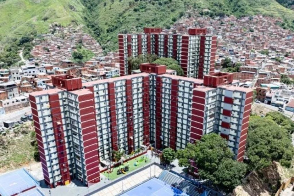 Gobierno entregó más de 440 viviendas rehabilitadas en Caracas - Agencia Carabobeña de Noticias