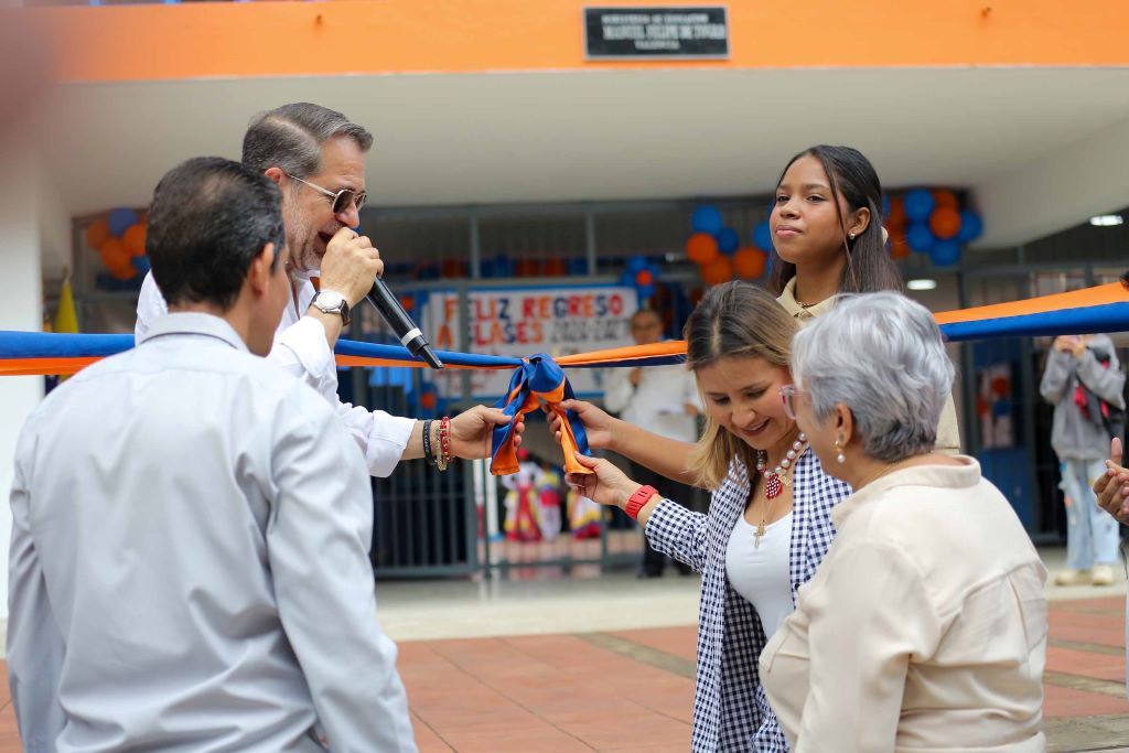 Lacava entregó rehabilitada U.E. Manuel Felipe de Tovar - Agencia Carabobeña de Noticias