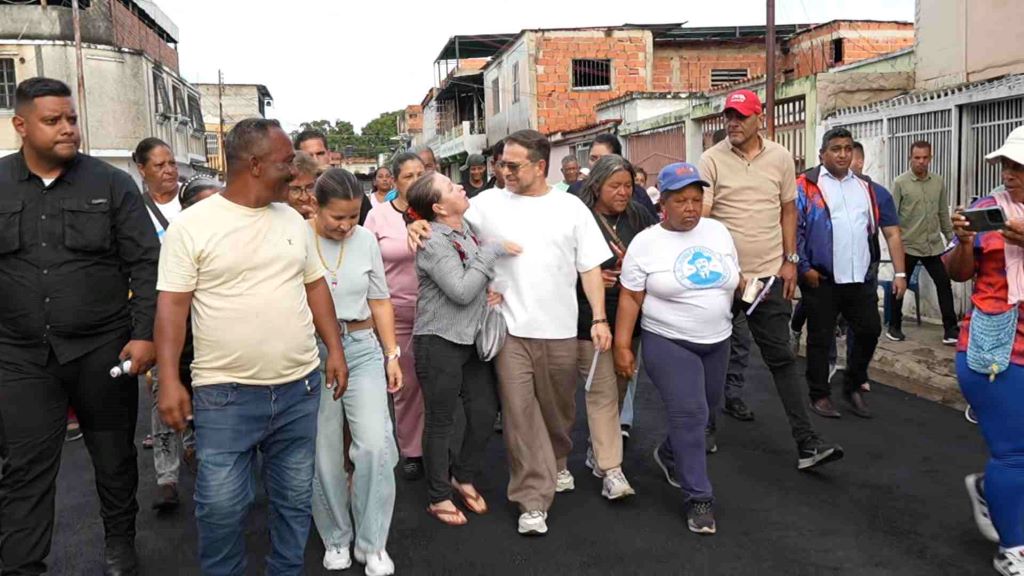 Plan de Asfaltado en parroquia Miguel Peña - Agencia Carabobeña de Noticias