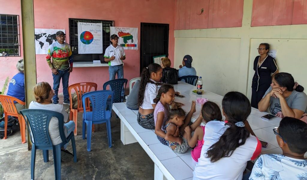 Taller de Aulas Verdes en Espacios de Contingencia - Agencia Carabobeña de Noticias